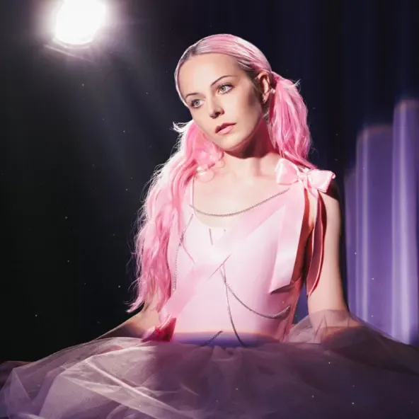 Hannah Diamond – Perfect Picture Hannah Diamond – Perfect Picture