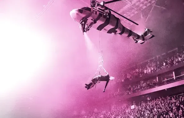 Mgk mainstream sellout (life in pink deluxe)